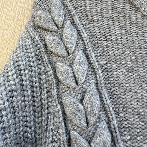 Elizabeth And James Gray Cable Knit Braided Chunky Turtleneck Sweater Size Large - Picture 6 of 6